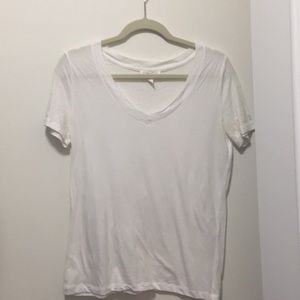 White shirt  basic v neck forever 21